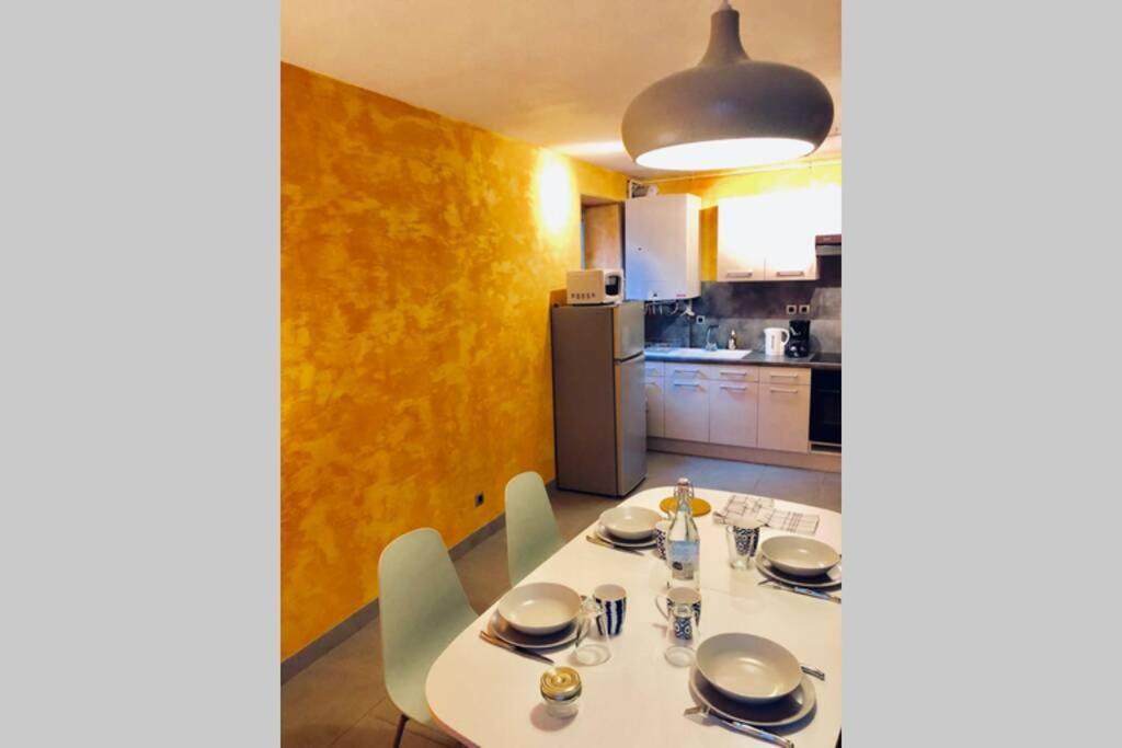 Appartement F3 - NEUF - 4/6 p - lits King size - Wifi - Cour à Le Puy-en-Velay Extérieur photo